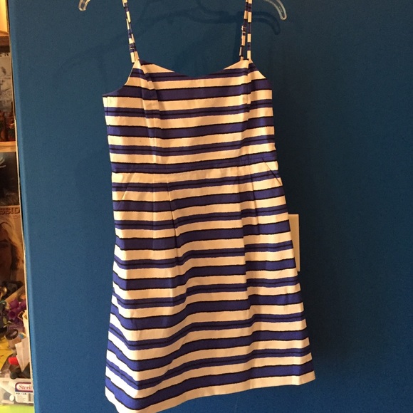 Striped dress with pockets - Picture 1 of 3