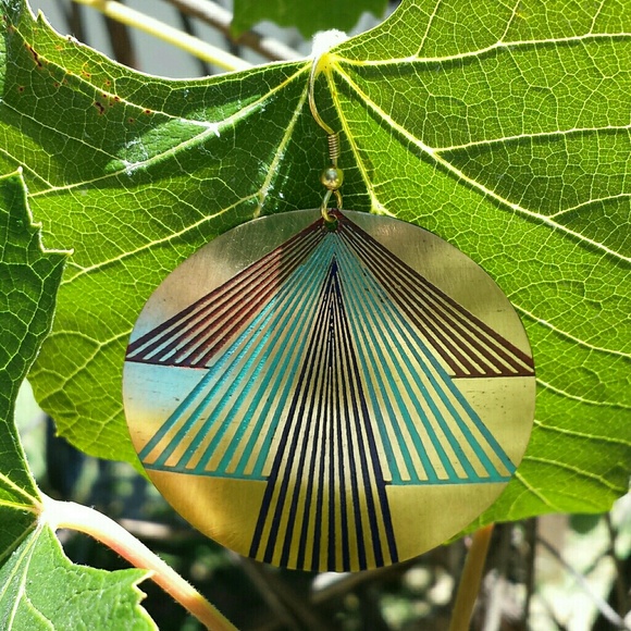 📘Mata Traders📘 Pinnacle Point Earrings - Picture 3 of 3