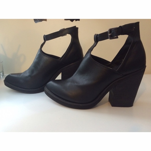 Black Deena & Ozzy Cut Out Heels