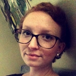 Meet your Posher, Cassandra