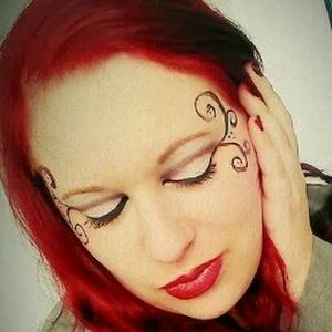 Meet your Posher, Lena