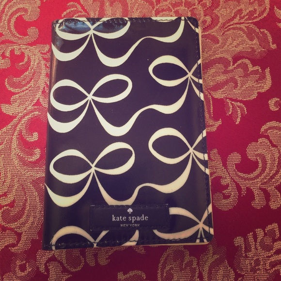 kate spade Accessories - NWT Kate Spade Passport Holder ✈️