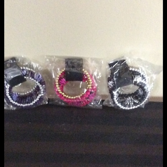Set of bracelets - Picture 2 of 2