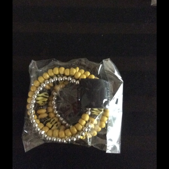 Yellow set of bracelets - Picture 1 of 2