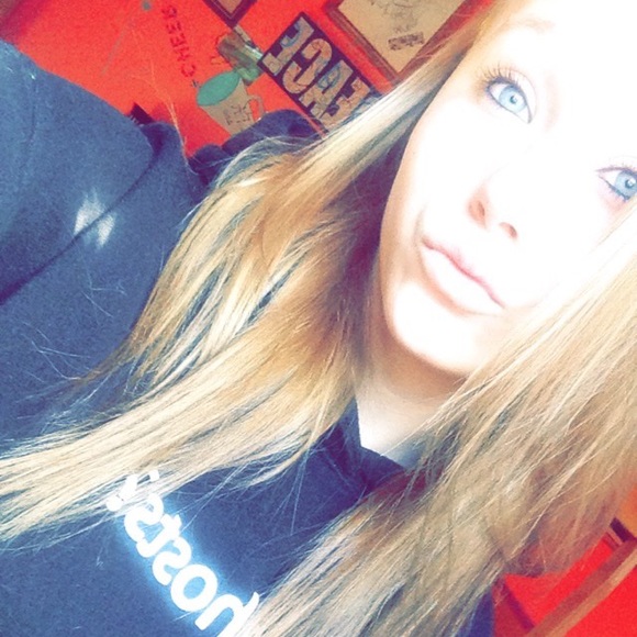 Meet your Posher, Katelyn - Picture 1 of 1