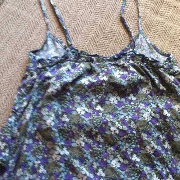 Ruffle tank top - Picture 2 of 2