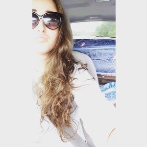 Meet your Posher, Emily
