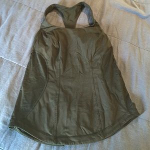 Black Lululemon tank