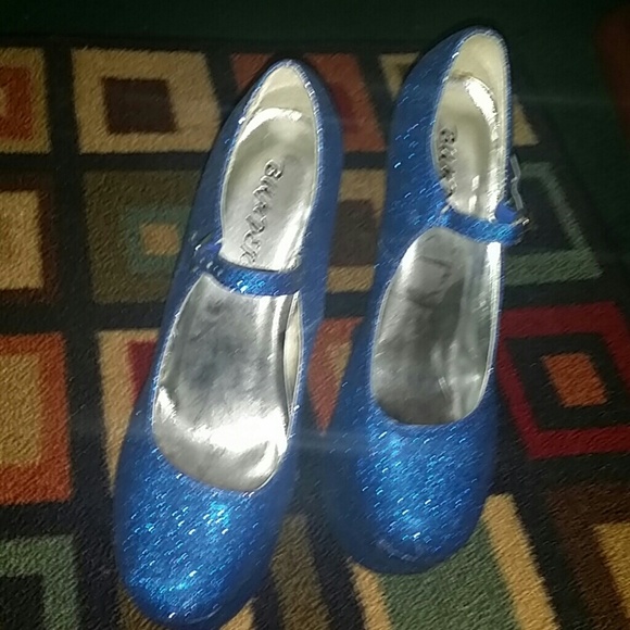 Blue Heeless Pumps