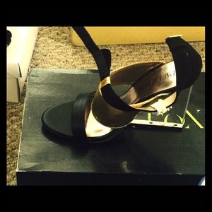 Clear heel wedge by Paperfox