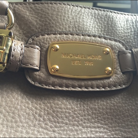 Taupe Michael Kors Large Hamilton Satchel Handbag - Picture 2 of 4