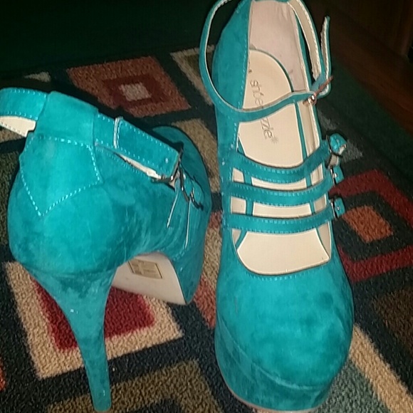 Strappy Teal Pumps