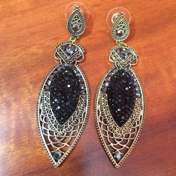 Black and Gold Earrings - Picture 2 of 2