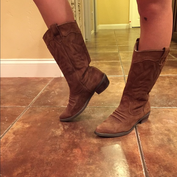 Leather cowboy boots