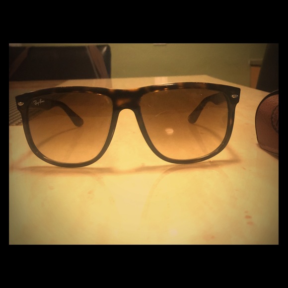 Ray-ban sunglasses model 4147