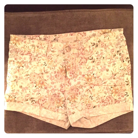 Floral shorts👍🏻