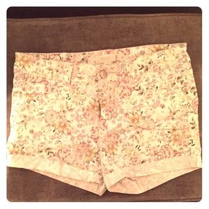 Floral shorts👍🏻