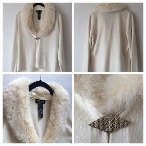 ✨NEWYORK & COMPANY✨ sweater with fur.