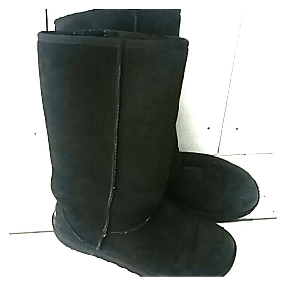 Black uggs