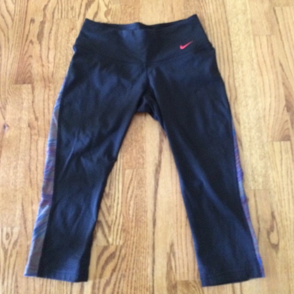 Nike Drifit Capri XS black