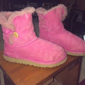 UGG Bailey Button short boots