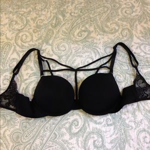 Strappy push up bra