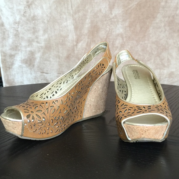 Kenneth Cole Reaction Soley Roller Platform