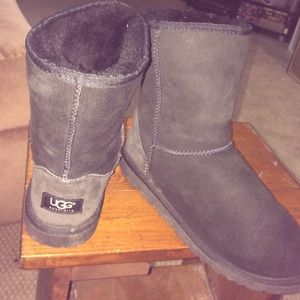 Short Black Ugg boots