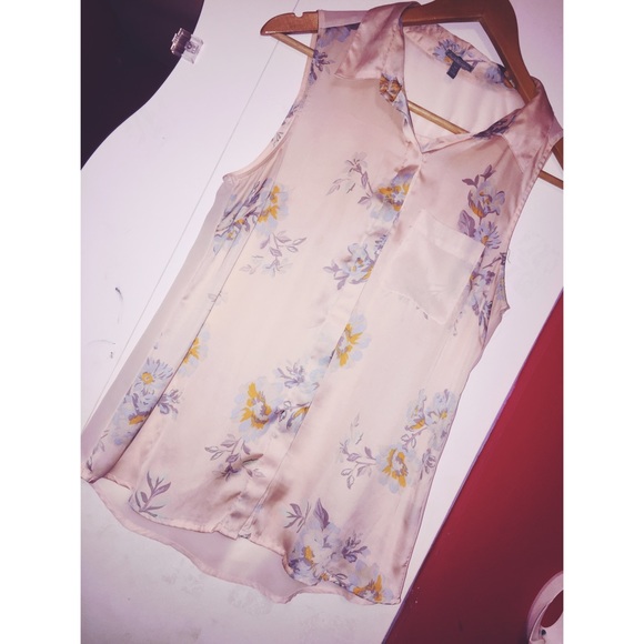Charlotte Russe Floral Blouse - Picture 1 of 3