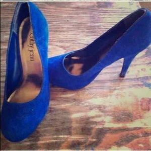 Beautiful Blue Ladies Heels!!