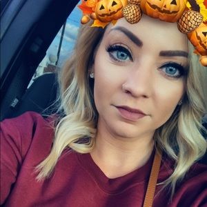 Meet your Posher, Lauren