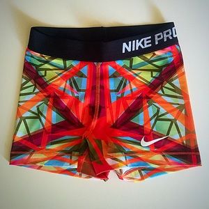 Rare Kaleidoscope 🔍🎨Nike Pros🚫No Trade🚫