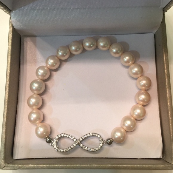 Genuine mother of pearl bracelet