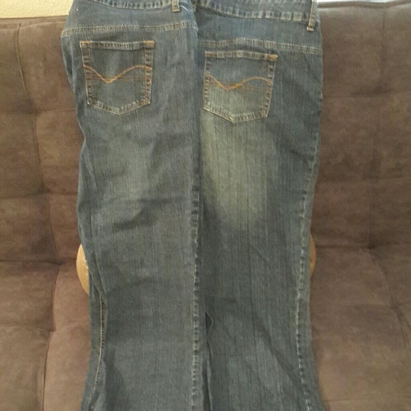 ***SOLD***  BUNDLE OF JEANS STRETCH FLARE