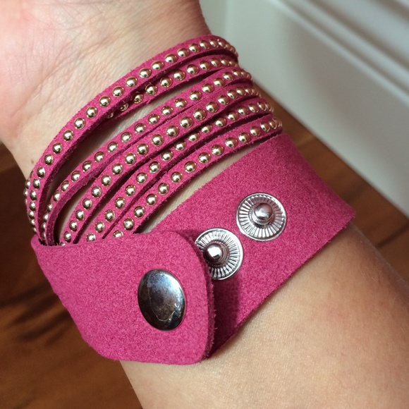 SOLD Fuchsia Wrap and Snap Bracelet - Picture 2 of 2