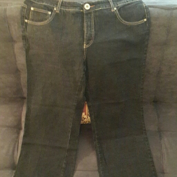 **SOLD**   NEW WITHOUT TAGS Jeans