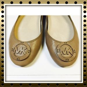 Authentic Michael Kors flats, in mint condition!