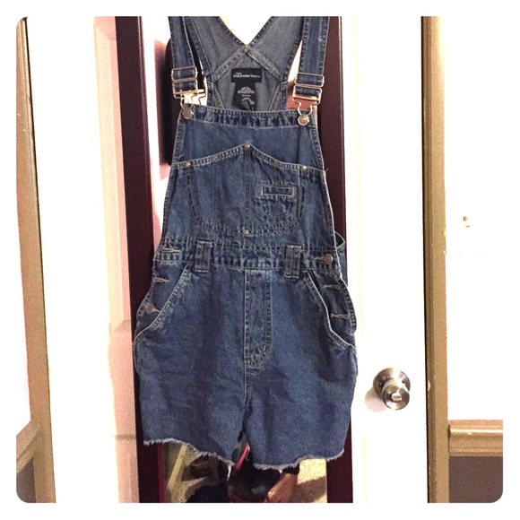 Short overalls