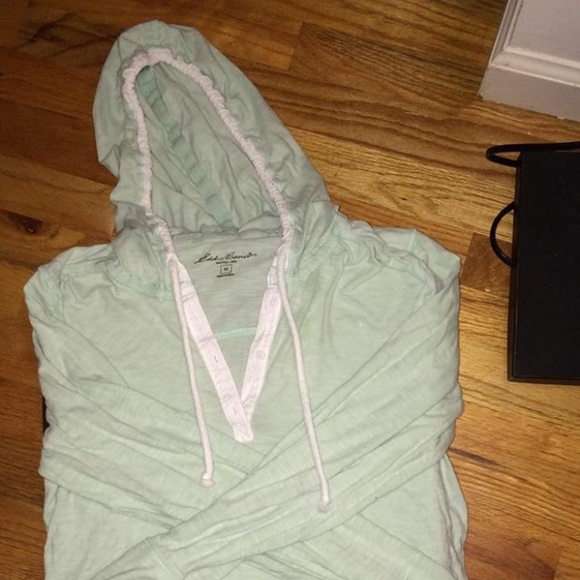 **PRICE DROP** Long sleeve "light weight" hoodie - Picture 2 of 4