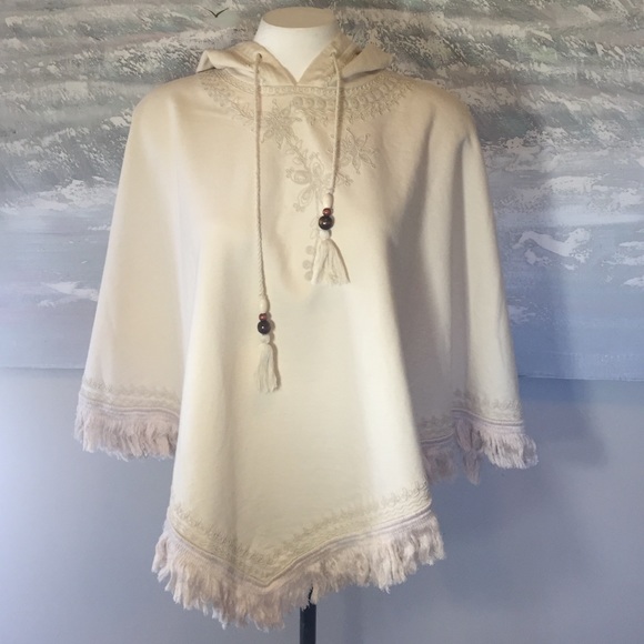 Lucky Brand Tops - LUCKY BRAND hippie boho fringe cream poncho OS