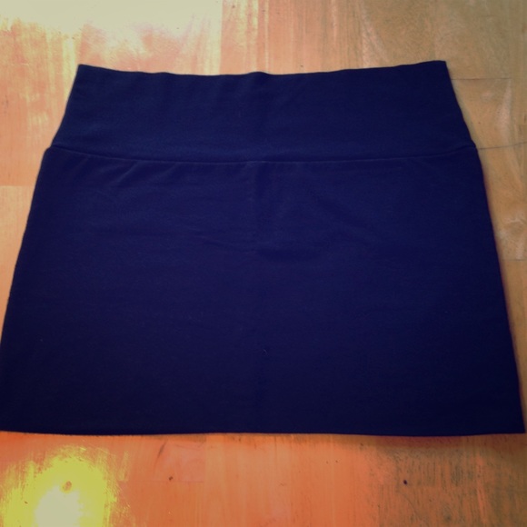 black skirt