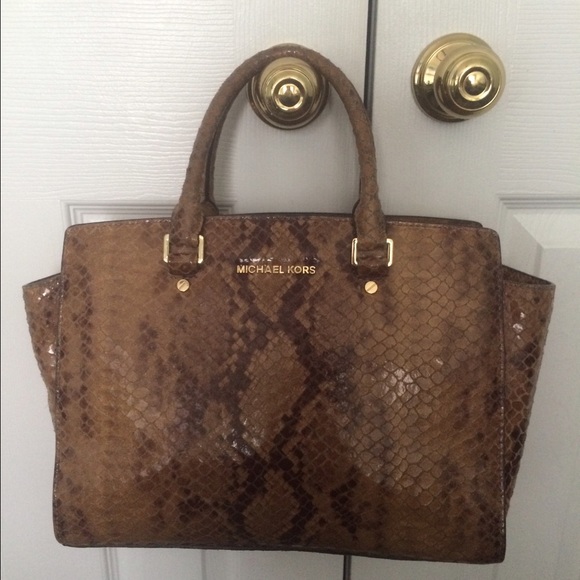 Trade for Large Michael Kors Selma for @bmitchell