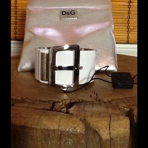 D&G stainless steel & white resin buckle bangle