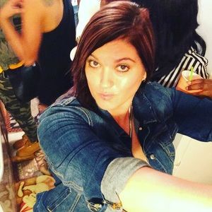 Meet your Posher, Kelli