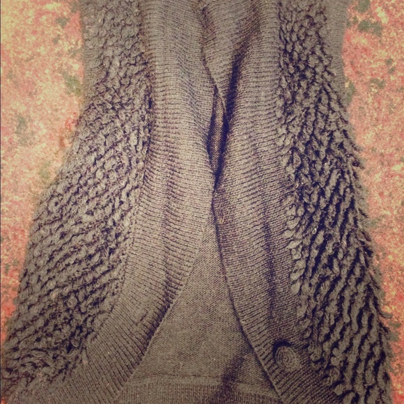 Bundled w line dot Design History sweater