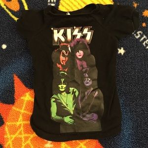 Graphic Kiss Doggy Tee Size M