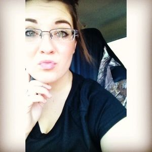 Meet your Posher, Camille