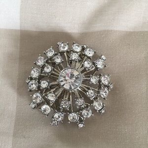 Stella and Dot Starburst Brooch