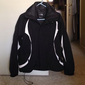 BEAUTIFUL warm north face winter jacket! Size sm