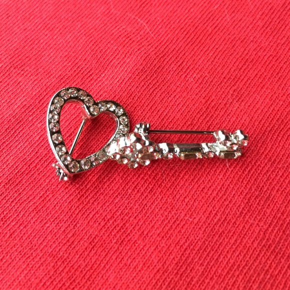 Ladies Pin - Picture 2 of 3